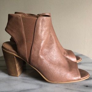 Steve Madden Cut-Out Toe and Heel Tan Chunky Heels